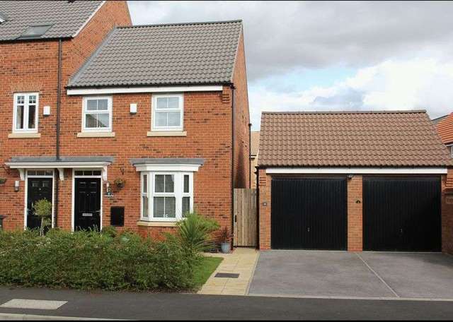  Image of 3 bedroom Terraced house for sale in Ravensbury Park Kingswood Hull HU7 at Ravensbury Park Kingswood Hull, HU7 3FR