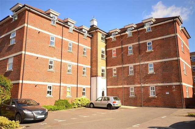  Image of 2 bedroom Apartment for sale in Heathcotes Maidenbower Crawley RH10 at Maidenbower Crawley Crawley, RH10 7DN