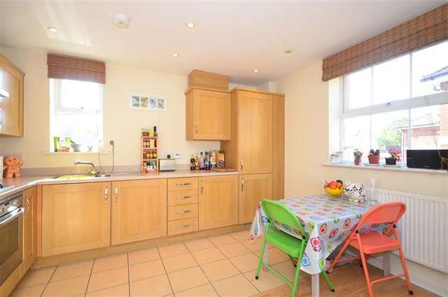  Image of 2 bedroom Apartment for sale in Heathcotes Maidenbower Crawley RH10 at Maidenbower Crawley Crawley, RH10 7DN