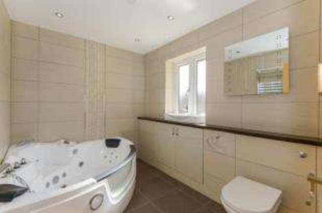 Image of 4 bedroom Detached house for sale in Langham Drive Rayleigh SS6 at Rayleigh Essex Rayleigh, SS6 9TL