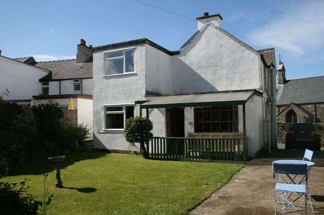  Image of 4 bedroom Semi-Detached house for sale in Rhedyw Road Llanllyfni Caernarfon LL54 at Rhedyw Road  Caernarfon, LL54 6SG