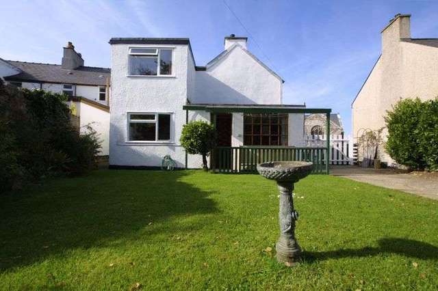  Image of 4 bedroom Semi-Detached house for sale in Rhedyw Road Llanllyfni Caernarfon LL54 at Rhedyw Road  Caernarfon, LL54 6SG