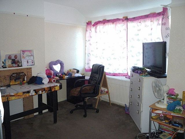  Image of 2 bedroom Terraced house for sale in Richmond Avenue Feltham TW14 at Richmond Avenue  Bedfont, TW14 9SG