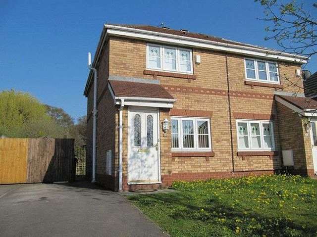  Image of 2 bedroom Semi-Detached house to rent in Riviera Drive Croxteth Liverpool L11 at Riviera Drive  Liverpool, L11 4UR