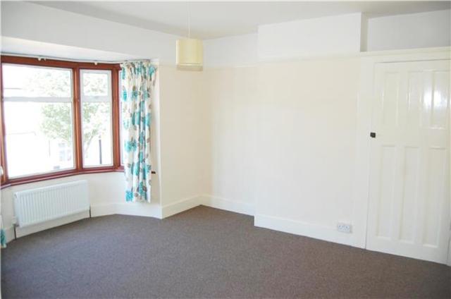  Image of 3 bedroom Semi-Detached house to rent in Kensington Road Romford RM7 at Essex, RM7 9DA