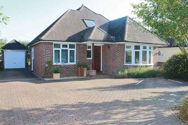  Image of 4 bedroom Property for sale in Elm Tree Gardens Romsey SO51 at Elm Tree Gardens  Romsey, SO51 5SU