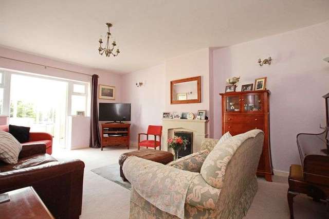  Image of 4 bedroom Property for sale in Elm Tree Gardens Romsey SO51 at Elm Tree Gardens  Romsey, SO51 5SU