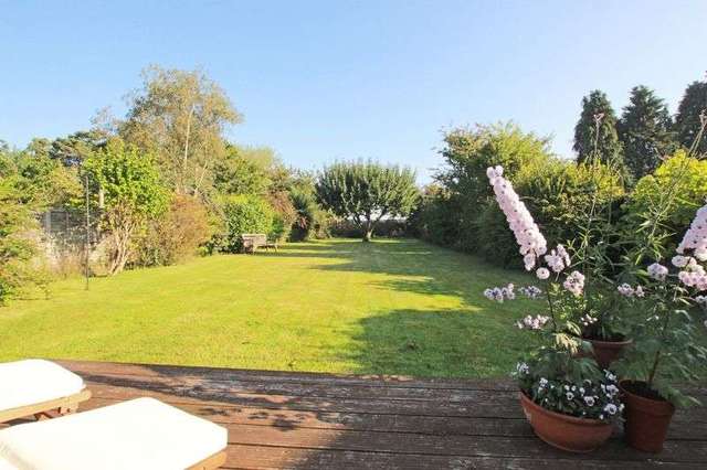 Image of 4 bedroom Property for sale in Elm Tree Gardens Romsey SO51 at Elm Tree Gardens  Romsey, SO51 5SU