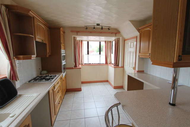  Image of 3 bedroom Semi-Detached house to rent in Rotherham Road Monk Bretton Barnsley S71 at Barnsley Carlton, S71 1UL