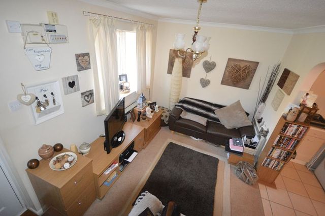  Image of 1 bedroom Detached house to rent in Rutland Avenue High Wycombe HP12 at Rutland Avenue  High Wycombe, HP12 3LG