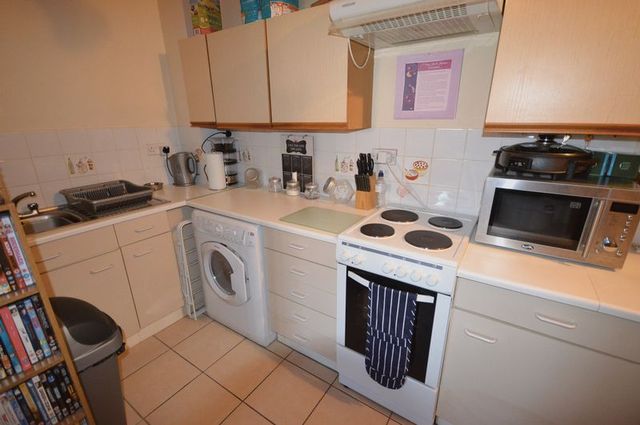  Image of 1 bedroom Detached house to rent in Rutland Avenue High Wycombe HP12 at Rutland Avenue  High Wycombe, HP12 3LG