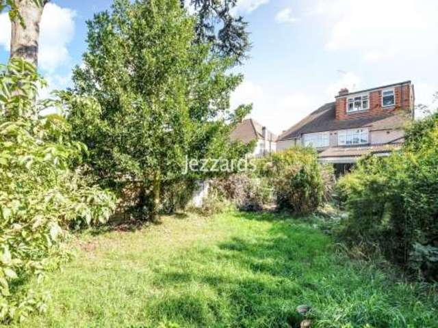  Image of 4 bedroom Detached house for sale in Rydal Gardens Hounslow TW3 at Hounslow, TW3 2JH