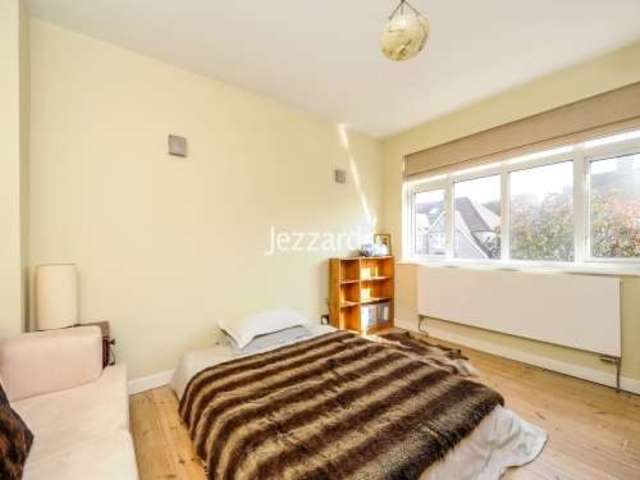  Image of 4 bedroom Detached house for sale in Rydal Gardens Hounslow TW3 at Hounslow, TW3 2JH