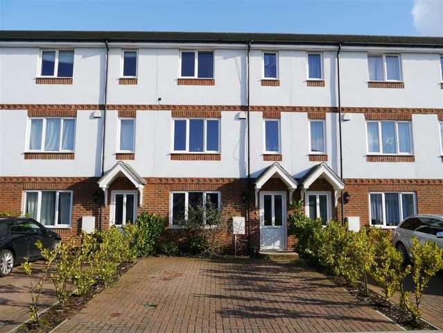  Image of 4 bedroom Town House to rent in Sailcloth Close Reading RG1 at Reading, RG1 2BG