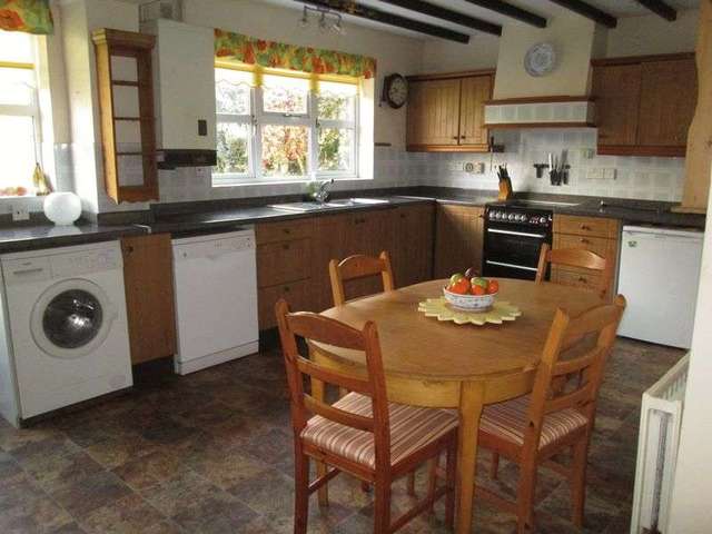  Image of 4 bedroom Detached house for sale in Sanders Close Braunston Daventry NN11 at Sanders Close  Braunston, NN11 7JW