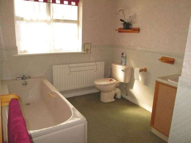  Image of 4 bedroom Detached house for sale in Sanders Close Braunston Daventry NN11 at Sanders Close  Braunston, NN11 7JW