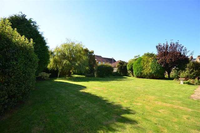  Image of 3 bedroom Bungalow for sale in Sandwich Road Ash Canterbury CT3 at Ash Canterbury Canterbury, CT3 2AH