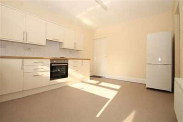  Image of 3 bedroom Detached house to rent in Sedgeway London SE6 at London, SE6 1JR
