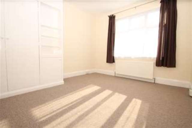  Image of 3 bedroom Detached house to rent in Sedgeway London SE6 at London, SE6 1JR