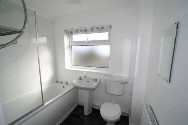  Image of 3 bedroom Detached house to rent in Shelfield Lane Rochdale OL11 at Rochdale OL11 5YD Rochdale, OL11 5YD