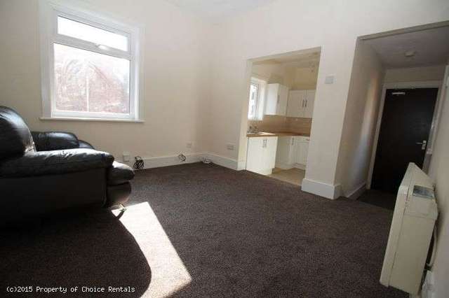  Image of 2 bedroom Flat to rent in Sherbourne Road Blackpool FY1 at Blackpool FY1 2PW Blackpool, FY1 2PW