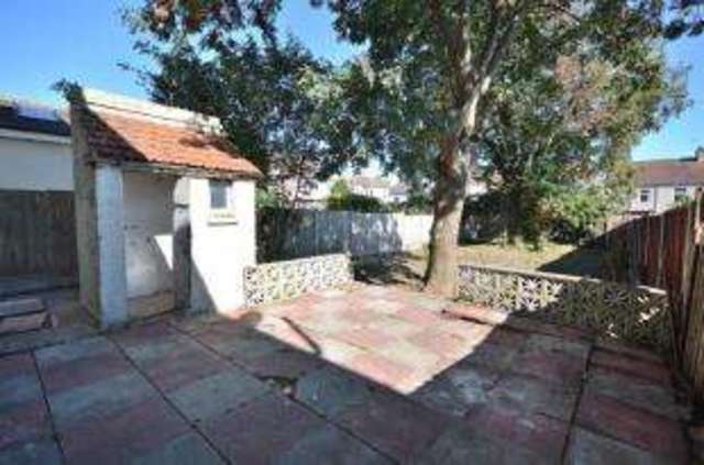  Image of 4 bedroom Semi-Detached house for sale in Victoria Road Southend-on-Sea SS1 at Southend-On-Sea Essex Southchurch, SS1 2TB