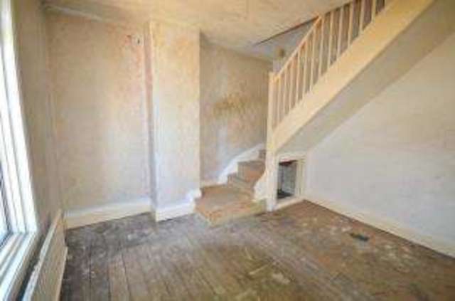  Image of 4 bedroom Semi-Detached house for sale in Victoria Road Southend-on-Sea SS1 at Southend-On-Sea Essex Southchurch, SS1 2TB