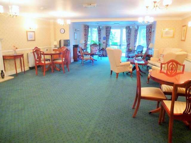  Image of 1 bedroom Flat for sale in St. Peters Close Hove BN3 at Hove West Blatchington, BN3 7RF