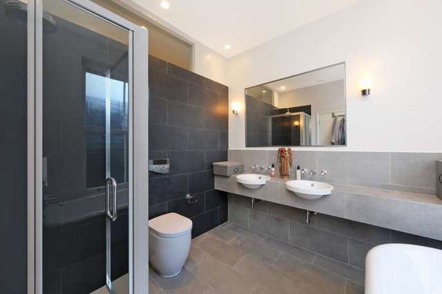  Image of 1 bedroom Flat to rent in St. Stephens Gardens London W2 at St Stephens Gardens  London, W2 5NJ