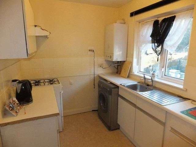 Image of 1 bedroom Flat for sale in Stafford Road Caterham CR3 at Stafford Road  CATERHAM, CR3 6NG