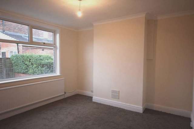  Image of 3 bedroom Semi-Detached house to rent in Stamford Road Audenshaw Manchester M34 at Stamford Road Audenshaw Manchester, M34 5WW