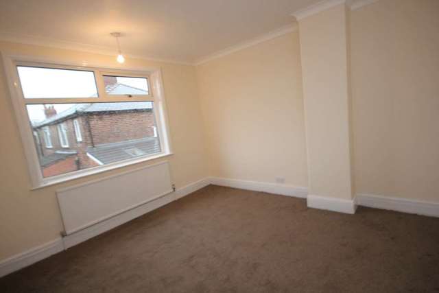  Image of 3 bedroom Semi-Detached house to rent in Stamford Road Audenshaw Manchester M34 at Stamford Road Audenshaw Manchester, M34 5WW