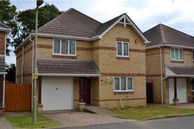  Image of 4 bedroom Property to rent in Stanford Gardens Lymington SO41 at Lymington, SO41 8JZ