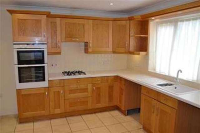  Image of 4 bedroom Property to rent in Stanford Gardens Lymington SO41 at Lymington, SO41 8JZ