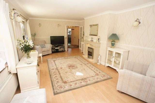  Image of 3 bedroom Detached house for sale in Stanley Road Benfleet SS7 at Stanley Road  Benfleet, SS7 3HN