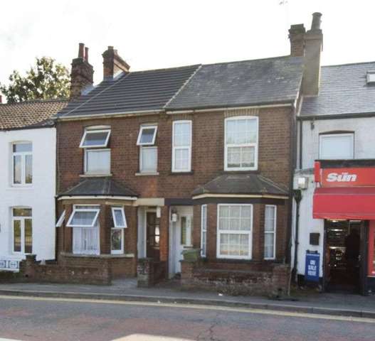  Image of 2 bedroom Terraced house for sale in Stoke Road Aylesbury HP21 at Stoke Road  Aylesbury, HP21 8BL