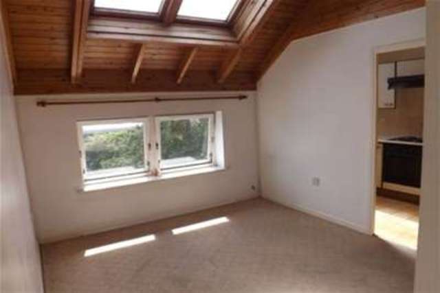  Image of 1 bedroom Studio flat to rent in Wellington Road Bournemouth BH8 at Bournemouth, BH8 8LQ