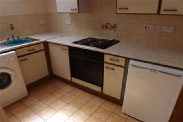  Image of 1 bedroom Studio flat to rent in Wellington Road Bournemouth BH8 at Bournemouth, BH8 8LQ