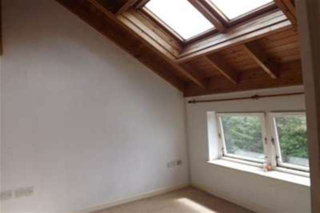  Image of 1 bedroom Studio flat to rent in Wellington Road Bournemouth BH8 at Bournemouth, BH8 8LQ