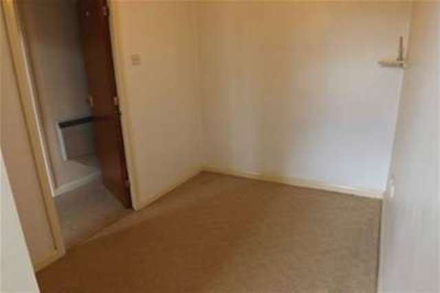  Image of 1 bedroom Studio flat to rent in Wellington Road Bournemouth BH8 at Bournemouth, BH8 8LQ