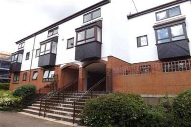 Image of 1 bedroom Studio flat to rent in Wellington Road Bournemouth BH8 at Bournemouth, BH8 8LQ