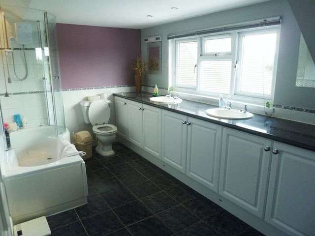  Image of 6 bedroom Detached house for sale in Suggs Lane Broadway Ilminster TA19 at Suggs Lane Broadway Ilminster, TA19 9RJ