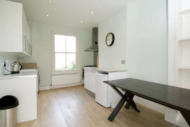  Image of 3 bedroom Flat to rent in Sulgrave Road London W6 at Sulgrave Road  London, W6 7QH