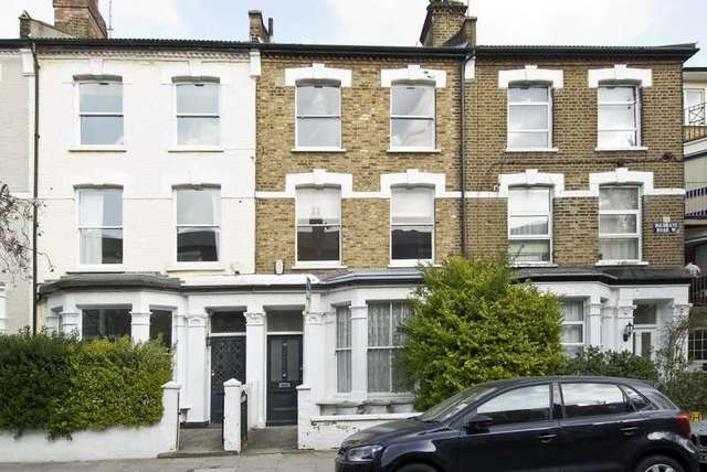  Image of 3 bedroom Flat to rent in Sulgrave Road London W6 at Sulgrave Road  London, W6 7QH