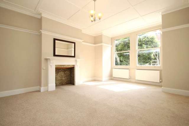  Image of 2 bedroom Ground Flat to rent in Grove Crescent Kingston upon Thames KT1 at Kingston Upon Thames Surrey, KT1 2DG