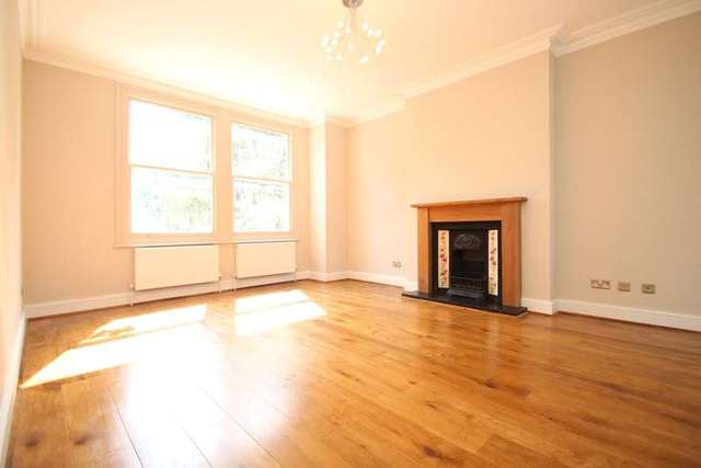  Image of 2 bedroom Ground Flat to rent in Grove Crescent Kingston upon Thames KT1 at Kingston Upon Thames Surrey, KT1 2DG