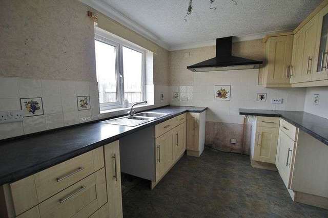  Image of 3 bedroom Terraced house for sale in Sutton Road Hull HU6 at Sutton Road  Hull, HU6 7DP