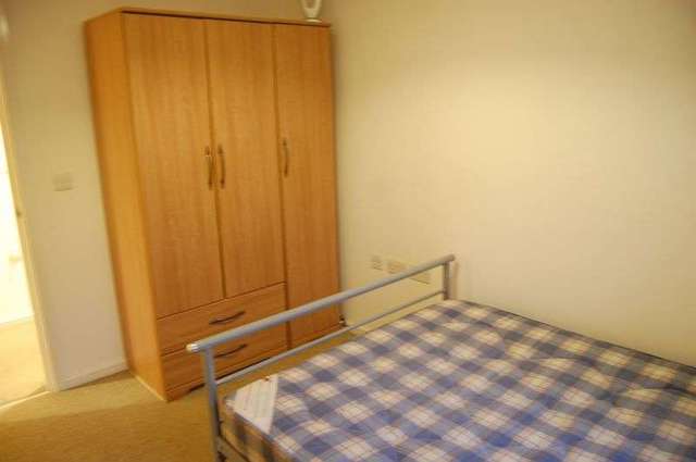  Image of 2 bedroom Flat to rent in Sydney Barnes Close Rochdale OL11 at Sydney Barnes Close  Rochdale, OL11 3DA