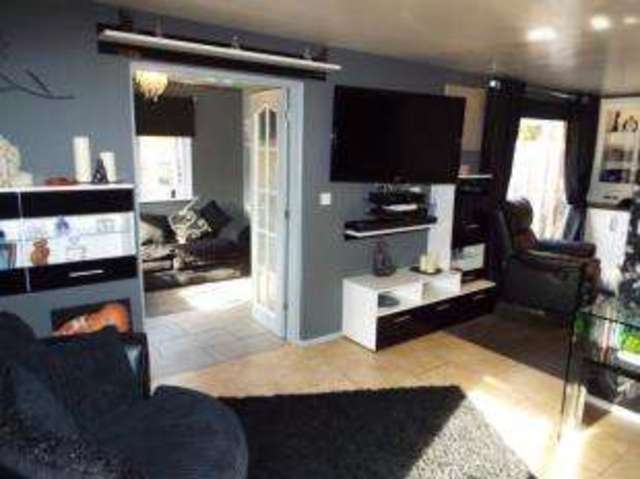  Image of 2 bedroom Bungalow for sale in West Street Tadley RG26 at Tadley Hampshire Tadley, RG26 3SY