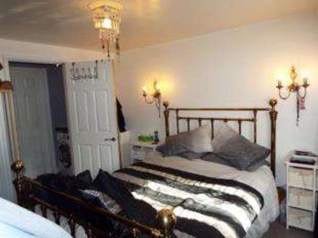  Image of 2 bedroom Bungalow for sale in West Street Tadley RG26 at Tadley Hampshire Tadley, RG26 3SY